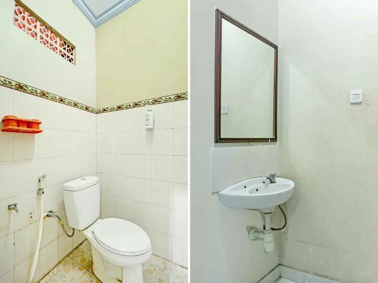 Oyo 90520 Kuta Family Guest House Denpasar  Denpasar (Bali)