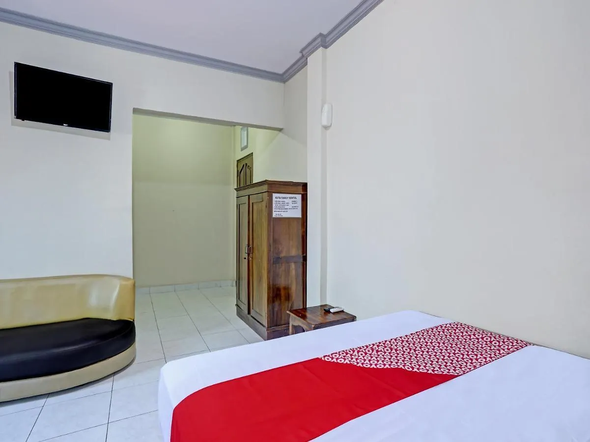 Hotel Oyo 90520 Kuta Family Guest House Denpasar  Indonesia