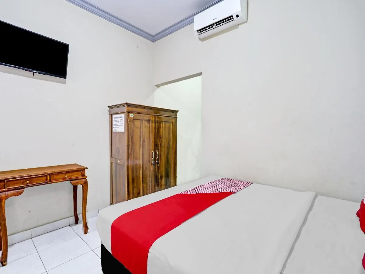 Hotel Oyo 90520 Kuta Family Guest House Denpasar
