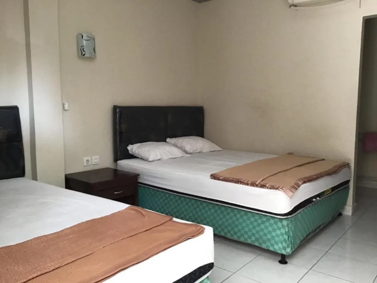 Oyo 90520 Kuta Family Guest House Denpasar  0*, Denpasar (Bali)